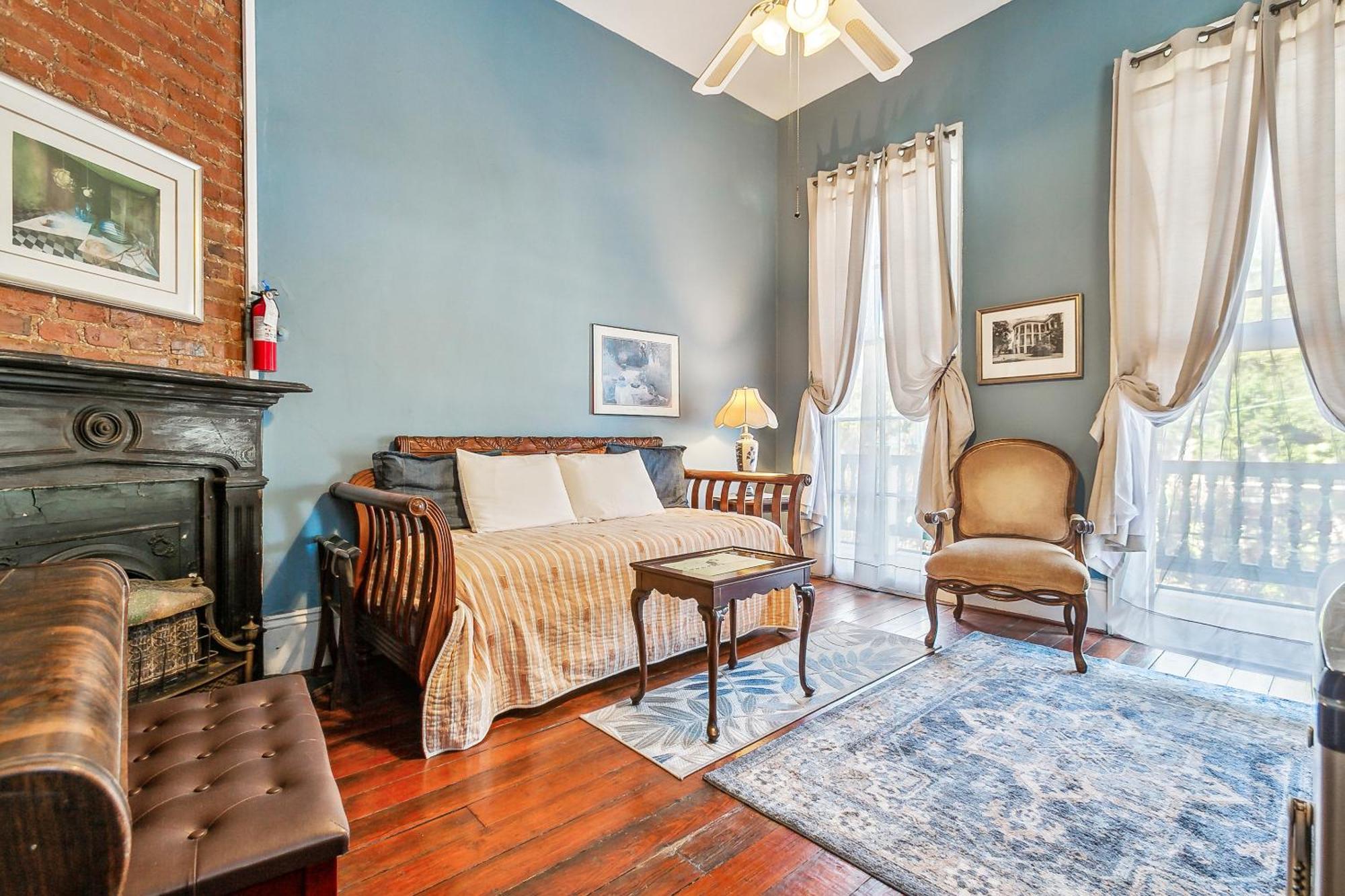 Garden District Bed And Breakfast นิวออร์ลีนส์ ภายนอก รูปภาพ