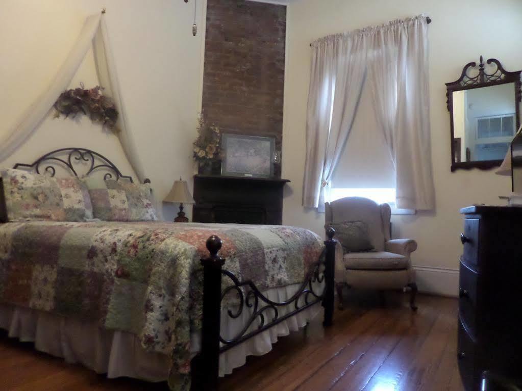 Garden District Bed And Breakfast นิวออร์ลีนส์ ภายนอก รูปภาพ