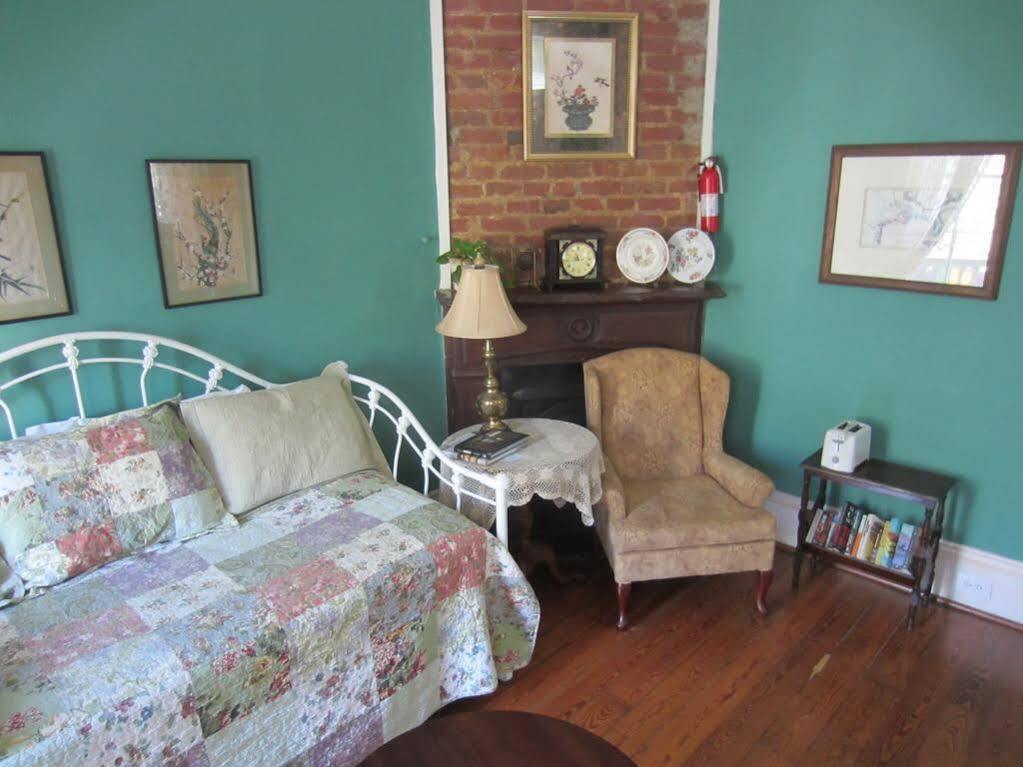 Garden District Bed And Breakfast นิวออร์ลีนส์ ภายนอก รูปภาพ